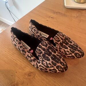 Steve Madden girls leopard flats, like new!  Worn 1x